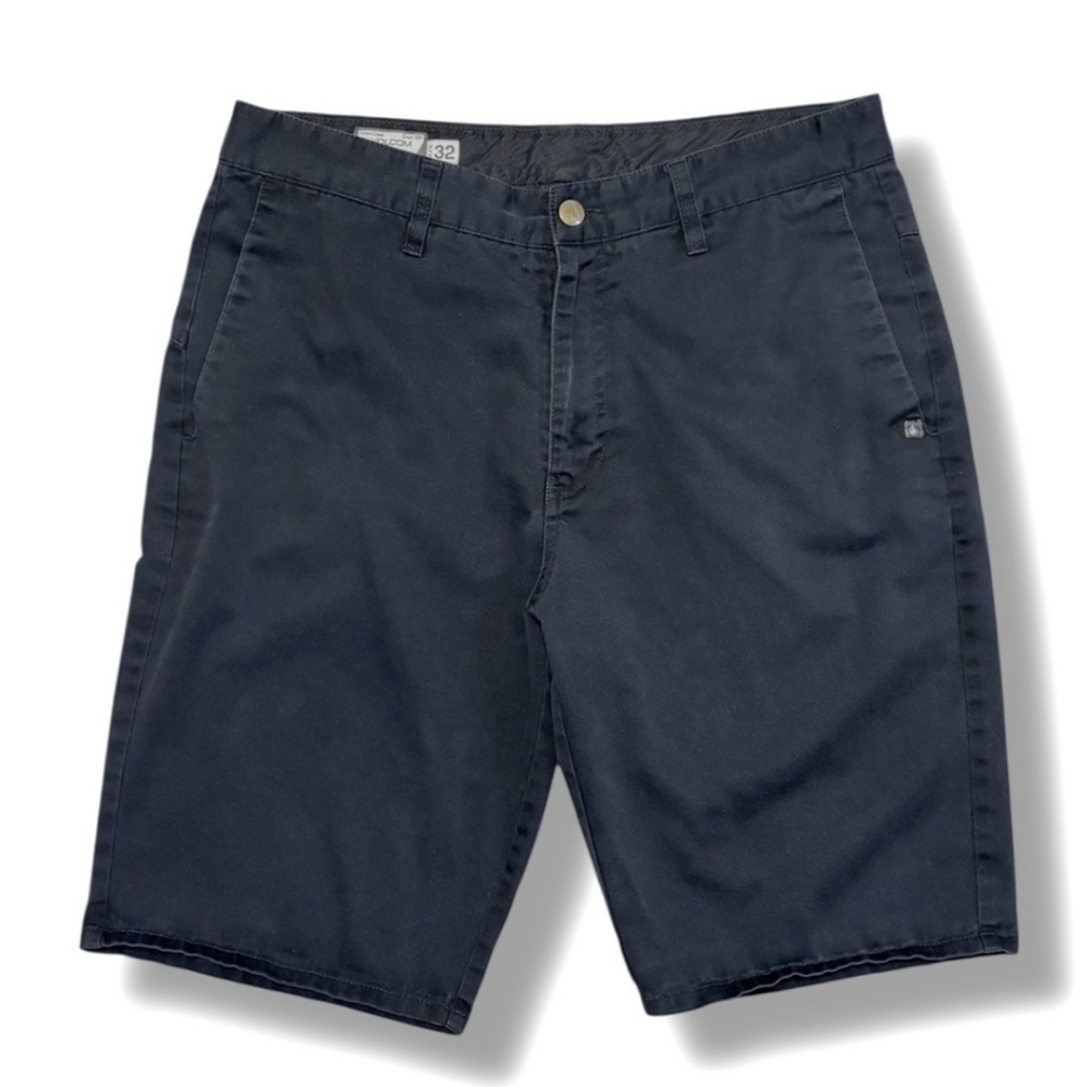 VOLCOM Black Chino Shorts 10”